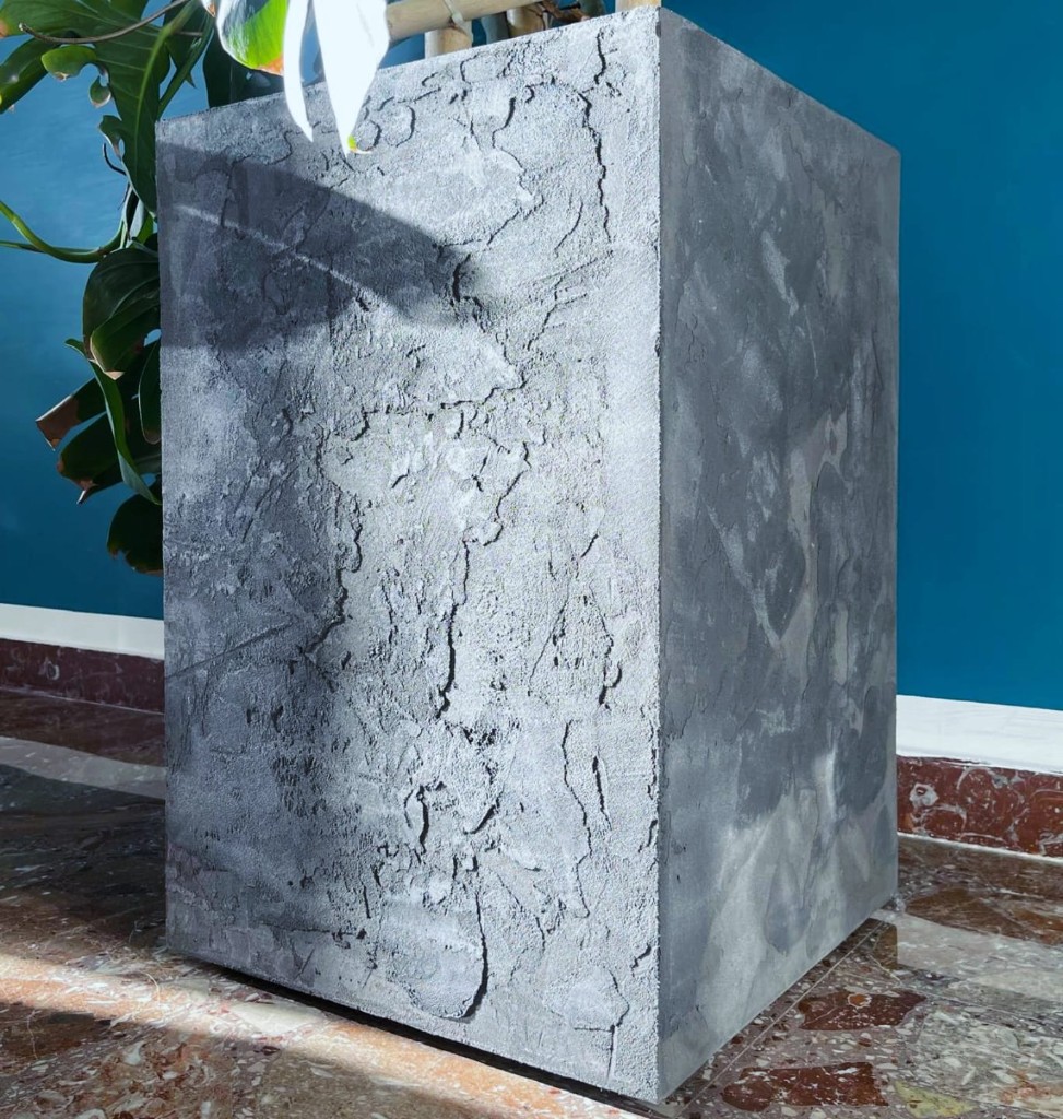 Fioriera scultorea in cemento ultraleggero