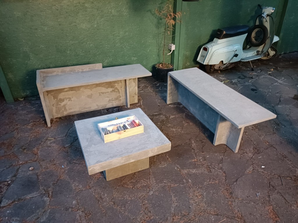 Tavoli e panche in cemento ultraleggero